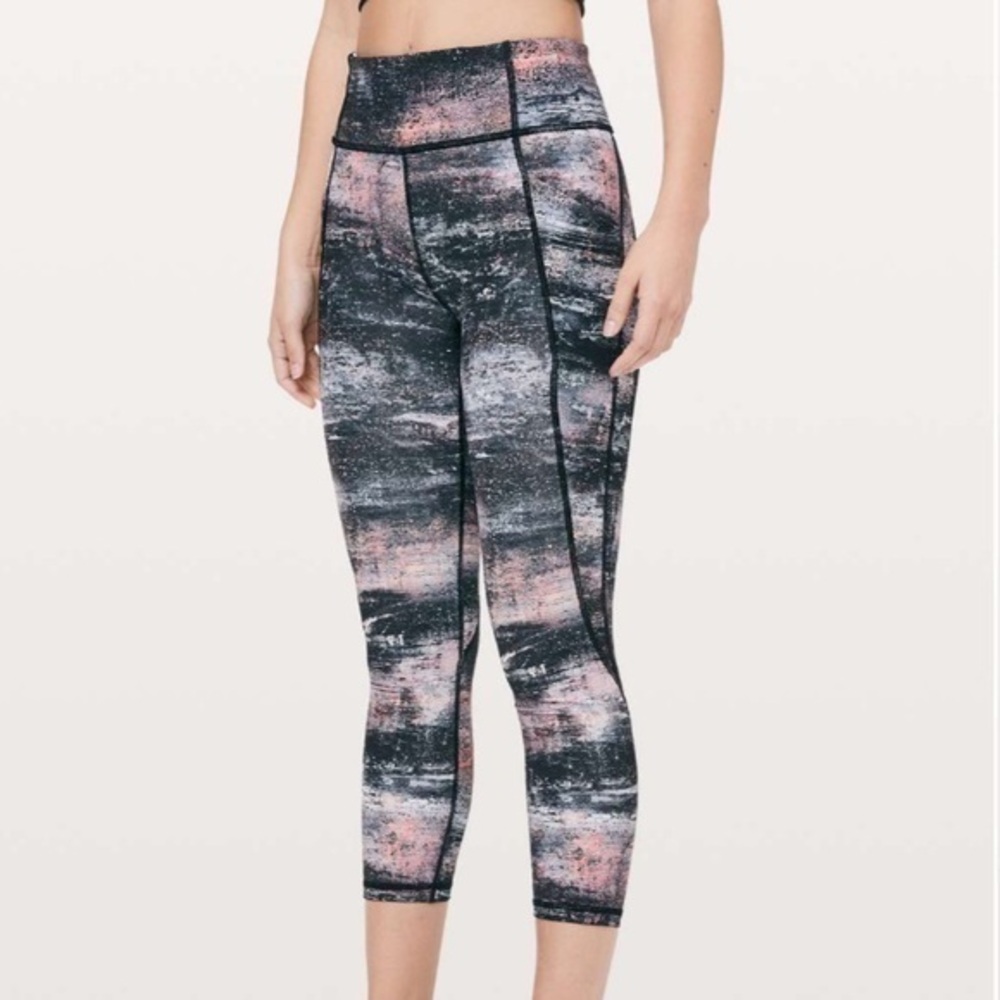Lululemon Time To Sweat Crop *23" - Sz 6
